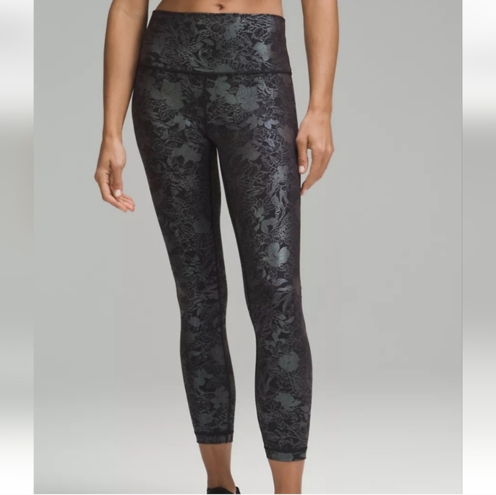 RARE Logo Florish Iridescent Foil Wunder Under Leggings Lululemon Size 14, NWT